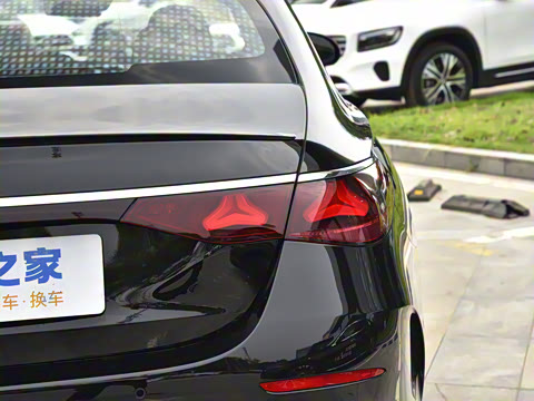 2025�� �Ŀ� E 300 ʱ�����˶���