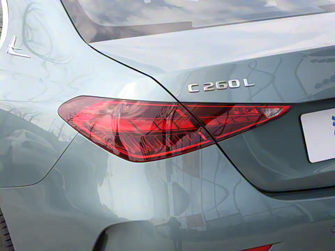 2025�� �Ŀ� C 260 L �˶���