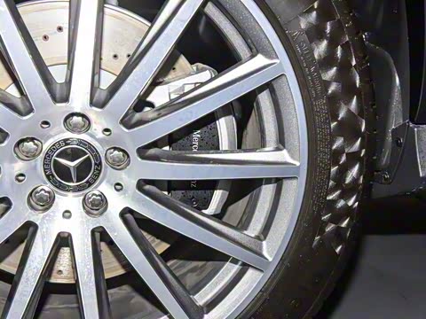 2025�� GLS 450 4MATIC ������