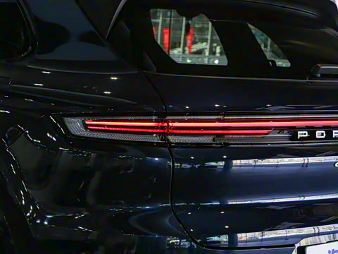 2025�� Cayenne S E-Hybrid 3.0T