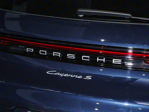 2025�� Cayenne S E-Hybrid 3.0T