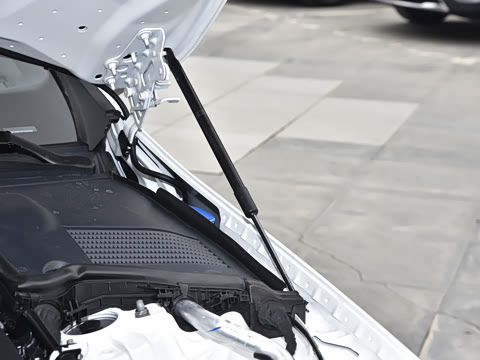 2025�� �Ŀ� C 200 L �˶���