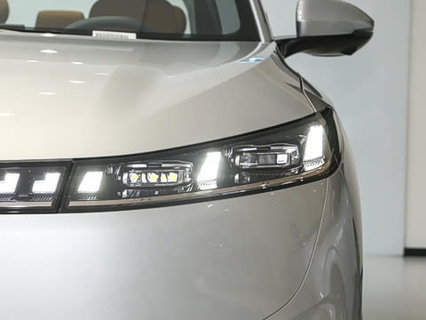 2025�� 210Ultra���Ȱ� 5��