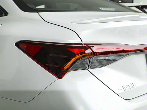 2024�� ˫�� 2.5L XLE����