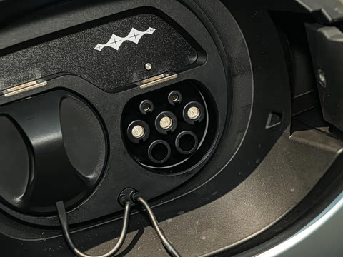 2025�� 501KM ����Pro��