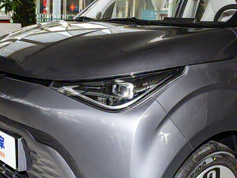 2025�� Mate 300km׷���