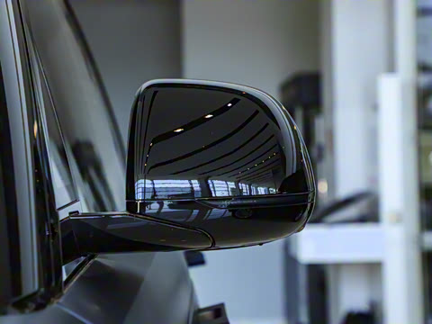 2025�� 4.4 V8 SV Edition Two