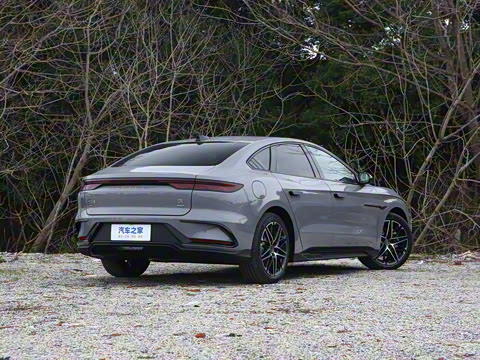 2025�� EV �Ǽݰ� 701KM������