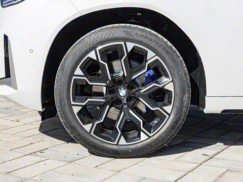 2025�� xDrive30L ������ M�˶���װ