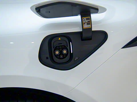 2025�� 102kWh ǩ����