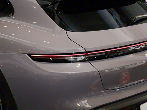 2024�� Taycan 4 Cross Turismo