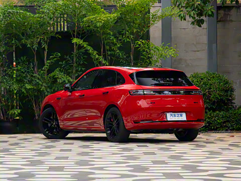 2025�� ����   Ultra ������