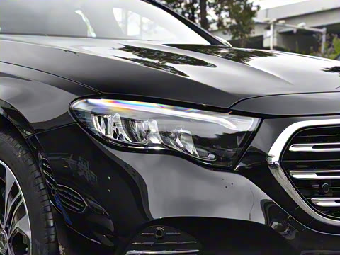 2025�� �Ŀ� E 300 L ������