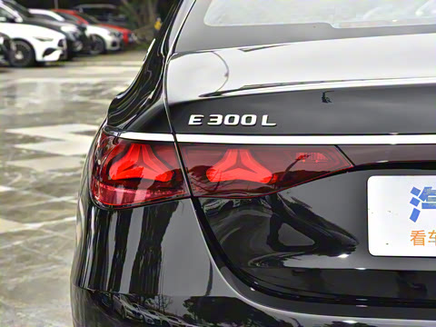 2025�� �Ŀ� E 300 L ������