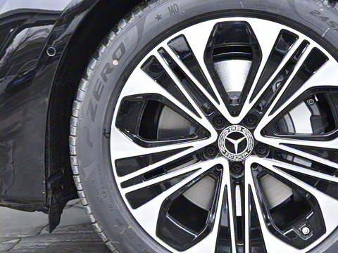 2025�� �Ŀ� E 300 L ������