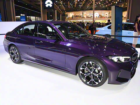 2025�� 330i 50����������