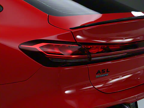 2026�� TFSI quattro 150kW �׷�������