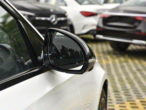 2024�� E 300 �������˶���