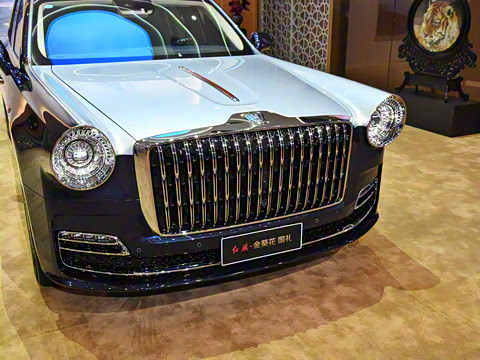 2025�� 4.0T V8 ��ͤ���϶��ư�