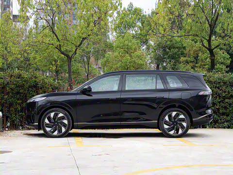 2025�� 210Ultra���Ȱ� 5��