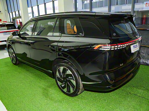 2025�� 636Ultra����� 5��