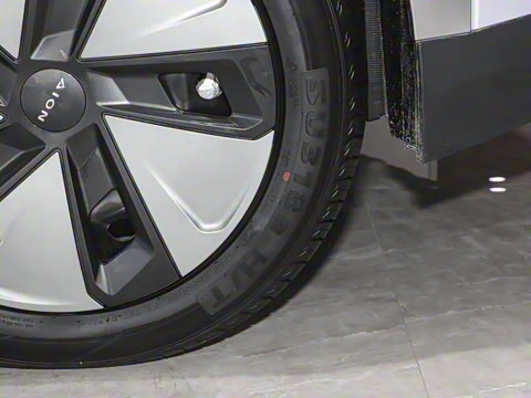 2023�� Plus 610 ������