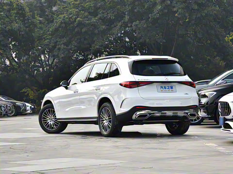 2025�� GLC 300 L 4MATIC ������ 7��