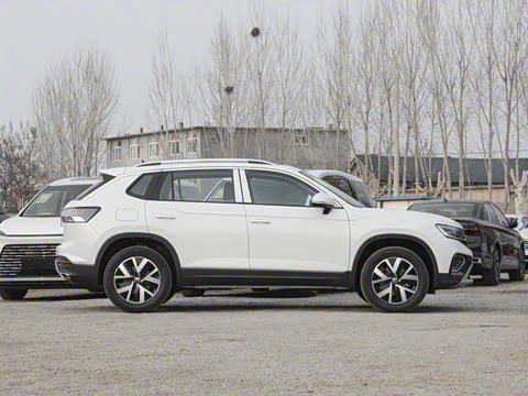 2025�� ������ 300TSI