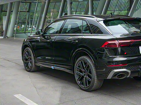 2025�� RS Q8 4.0T performance