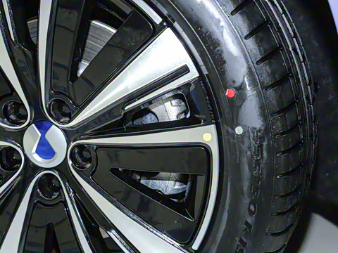 2025�� 702 �Ǽ�˫�������ٰ�