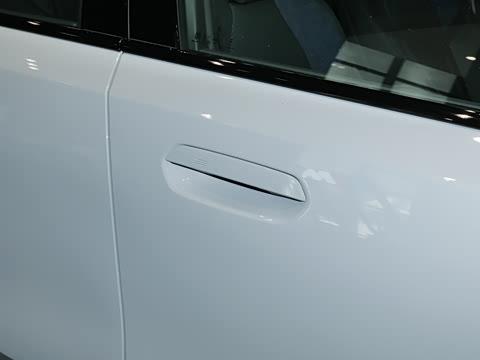 2024�� xDrive M60