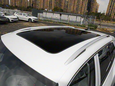 2025�� ̽��L 330TSI ������Ӣ