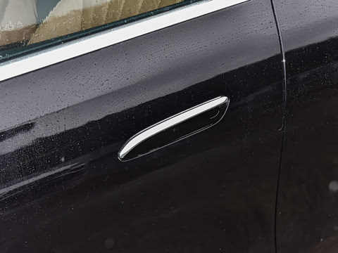 2025�� �Ŀ� E 300 L ʱ����