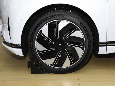 2025�� 636Max����� 5��