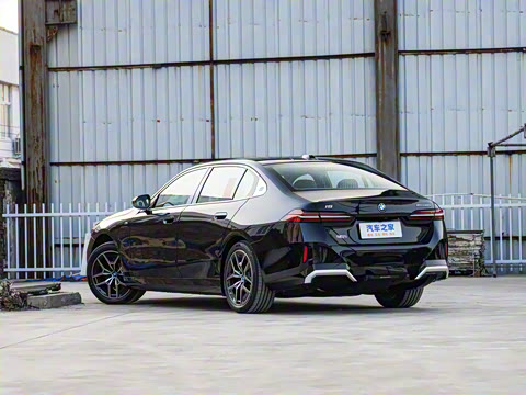 2025�� eDrive 40L M�˶���װ