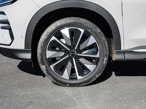 2025�� EV �Ǽݰ� 605km �콢��