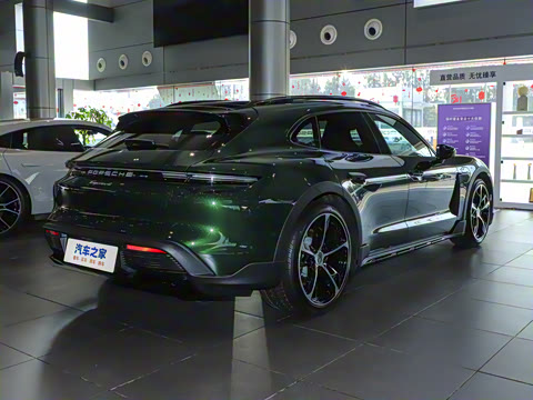 2024�� Taycan 4 Cross Turismo