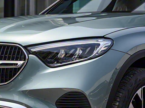 2025�� �Ŀ� GLC 260 L 4MATIC ������