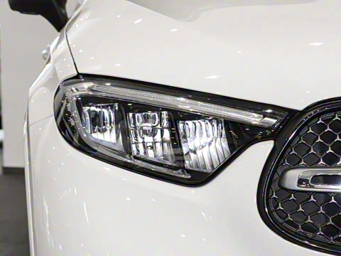 2025�� �Ŀ� GLC 260 L 4MATIC ������