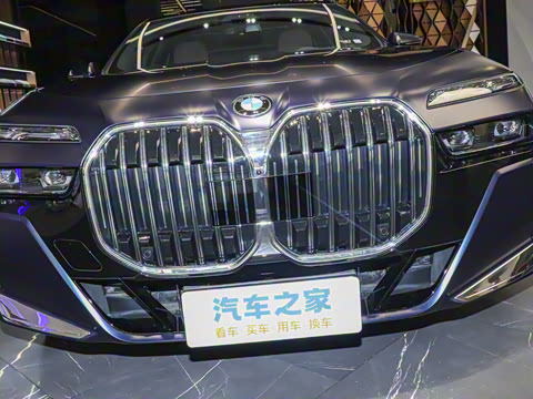2023 740Li  M˶װ