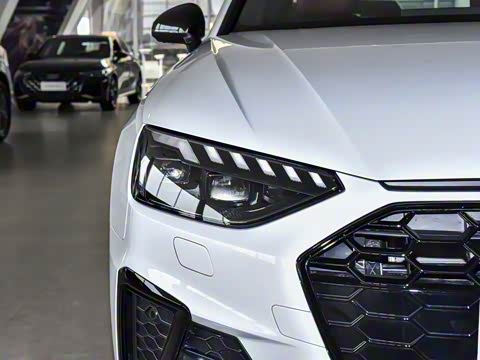 2025�� 200���������� 40 TFSI ���������� B&O ��ҹ��