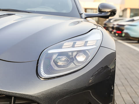 2025�� 4.0T V8 Coupe