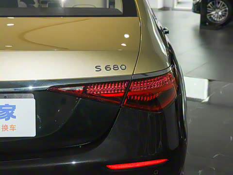 2025�� �Ŀ� S 680 4MATIC