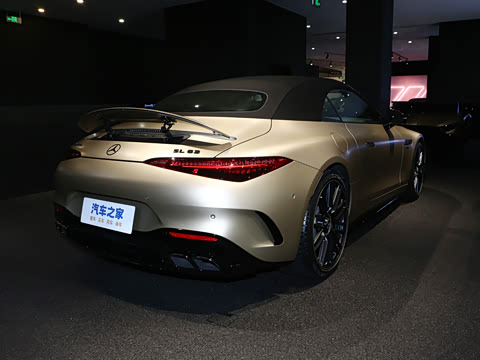 2026�� AMG SL 63 Golden Coast