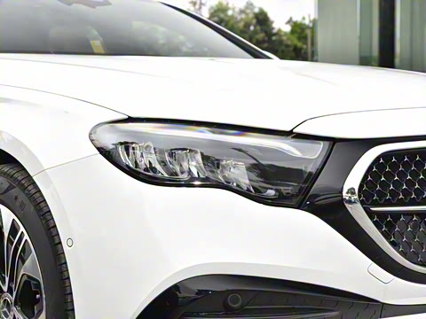 2024�� E 350 e L ���ʽ��϶����˶��γ�