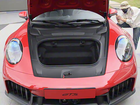 2025�� Targa 4 GTS 3.6T