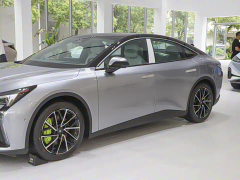 2025�� 560MAX 185kW