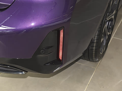 2025�� 330i 50����������