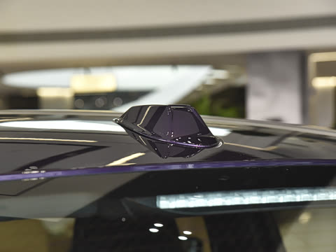 2025�� 330i 50����������