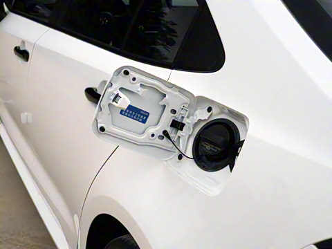 2024�� ���ܵ��˫�� 1.8L ��ʿ��